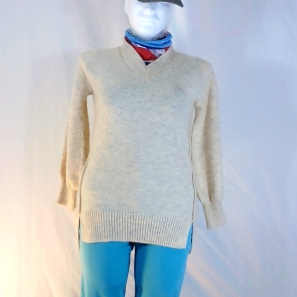 TIME AND TRU WOMENS SWEATER SIZE SMALL